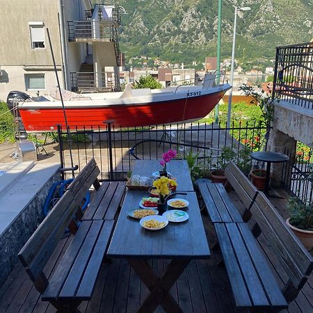Themis Apart Hotel Kotor Extérieur photo