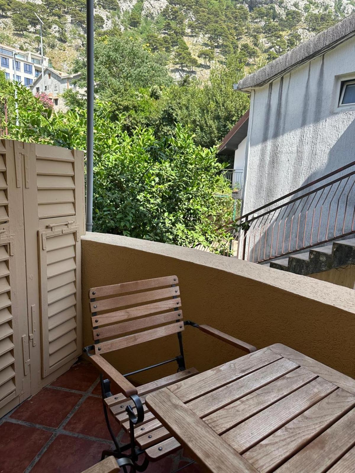 Themis Apart Hotel Kotor Extérieur photo