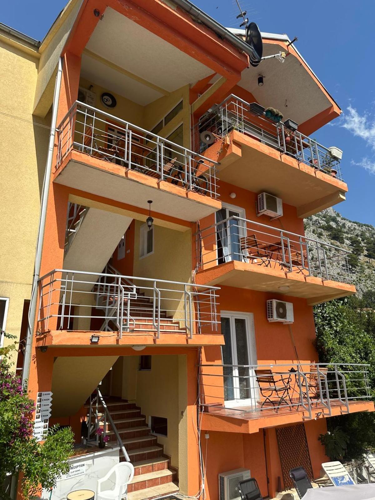 Themis Apart Hotel Kotor Extérieur photo