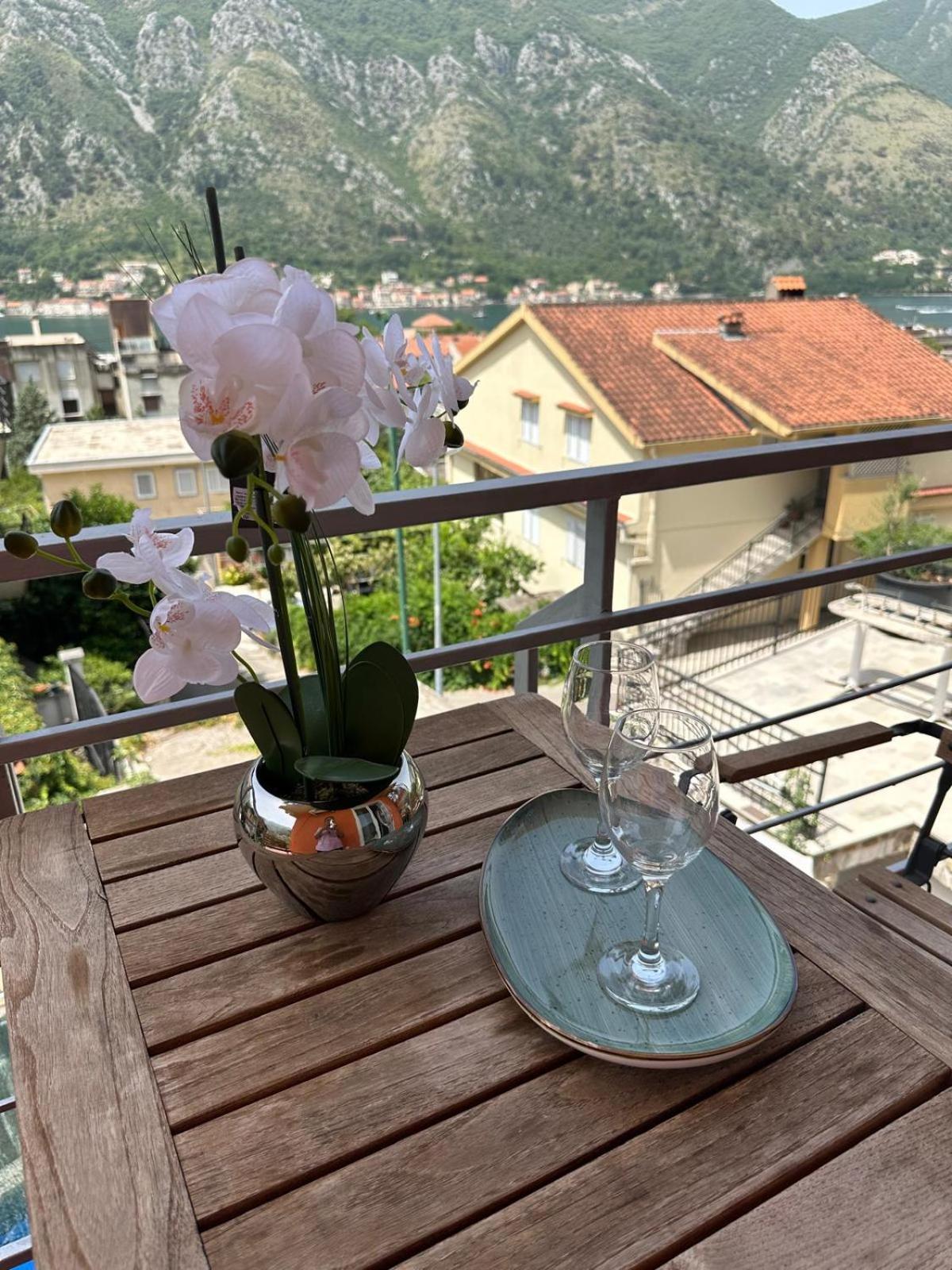 Themis Apart Hotel Kotor Extérieur photo