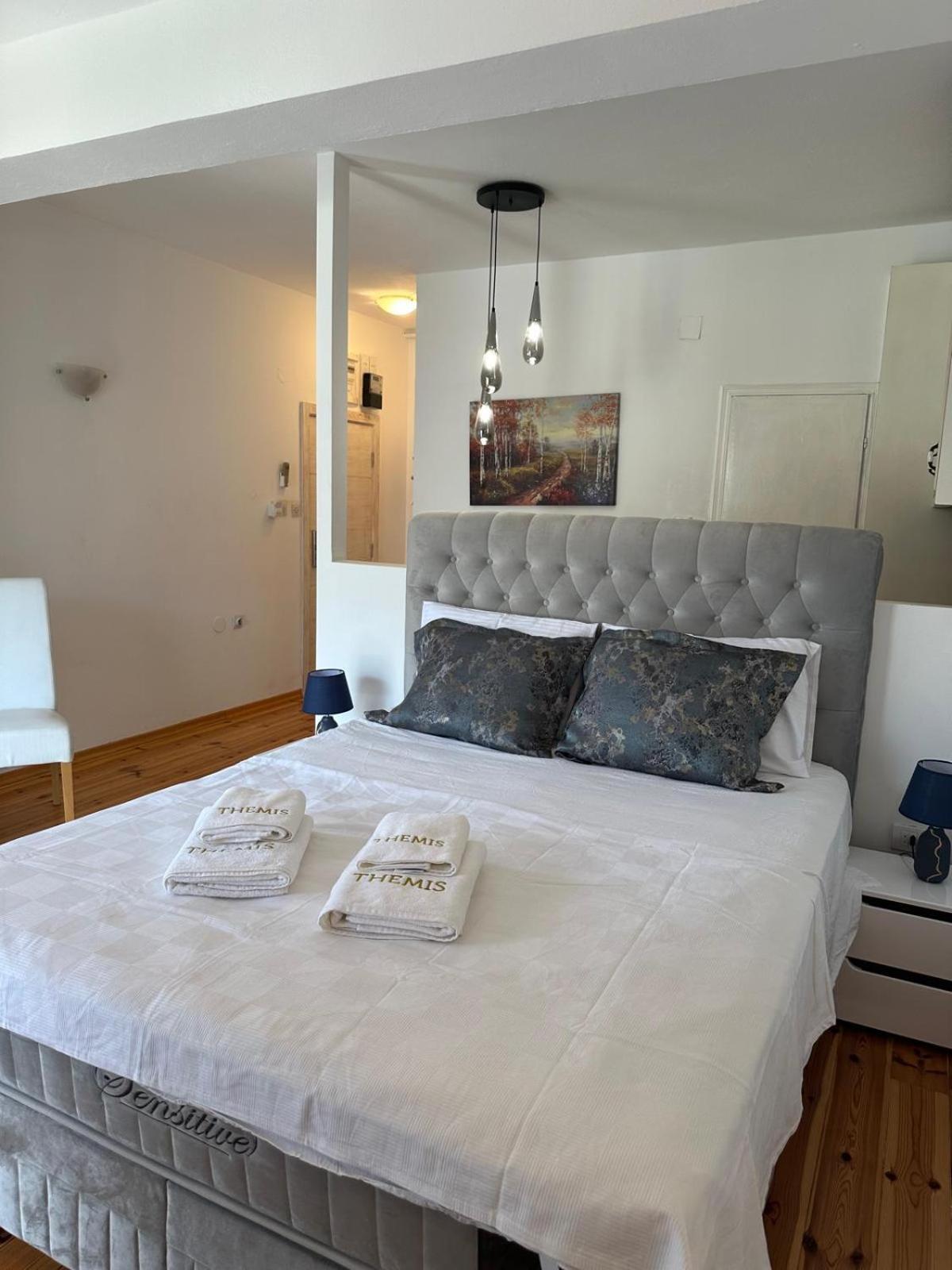 Themis Apart Hotel Kotor Extérieur photo