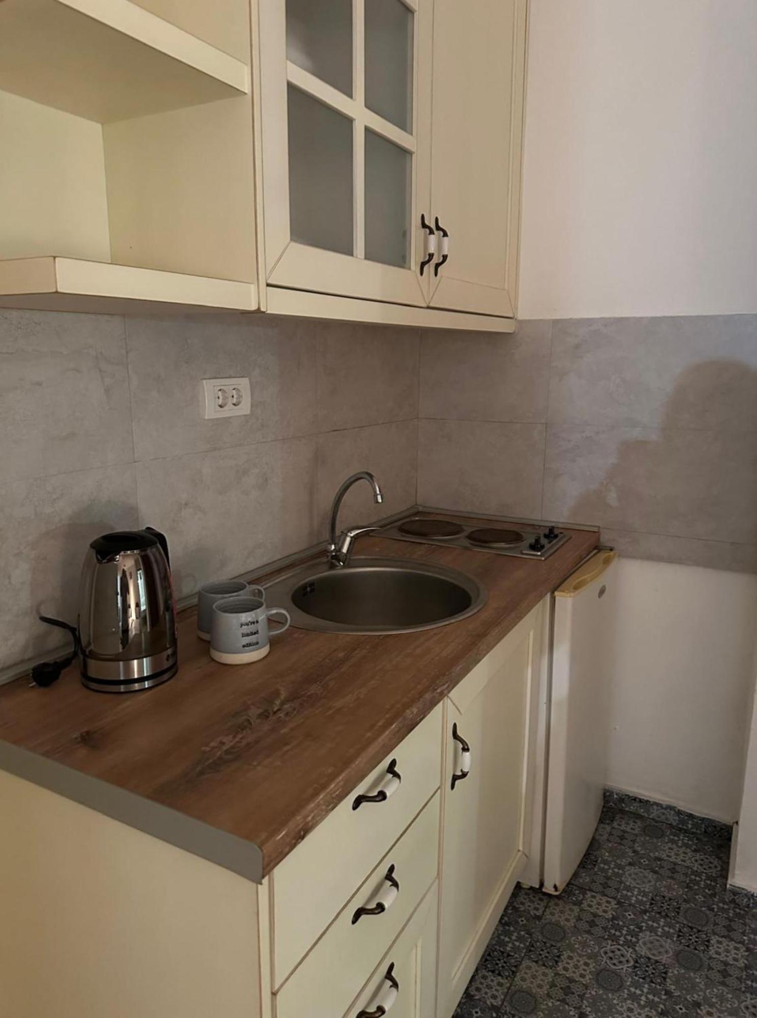 Themis Apart Hotel Kotor Extérieur photo