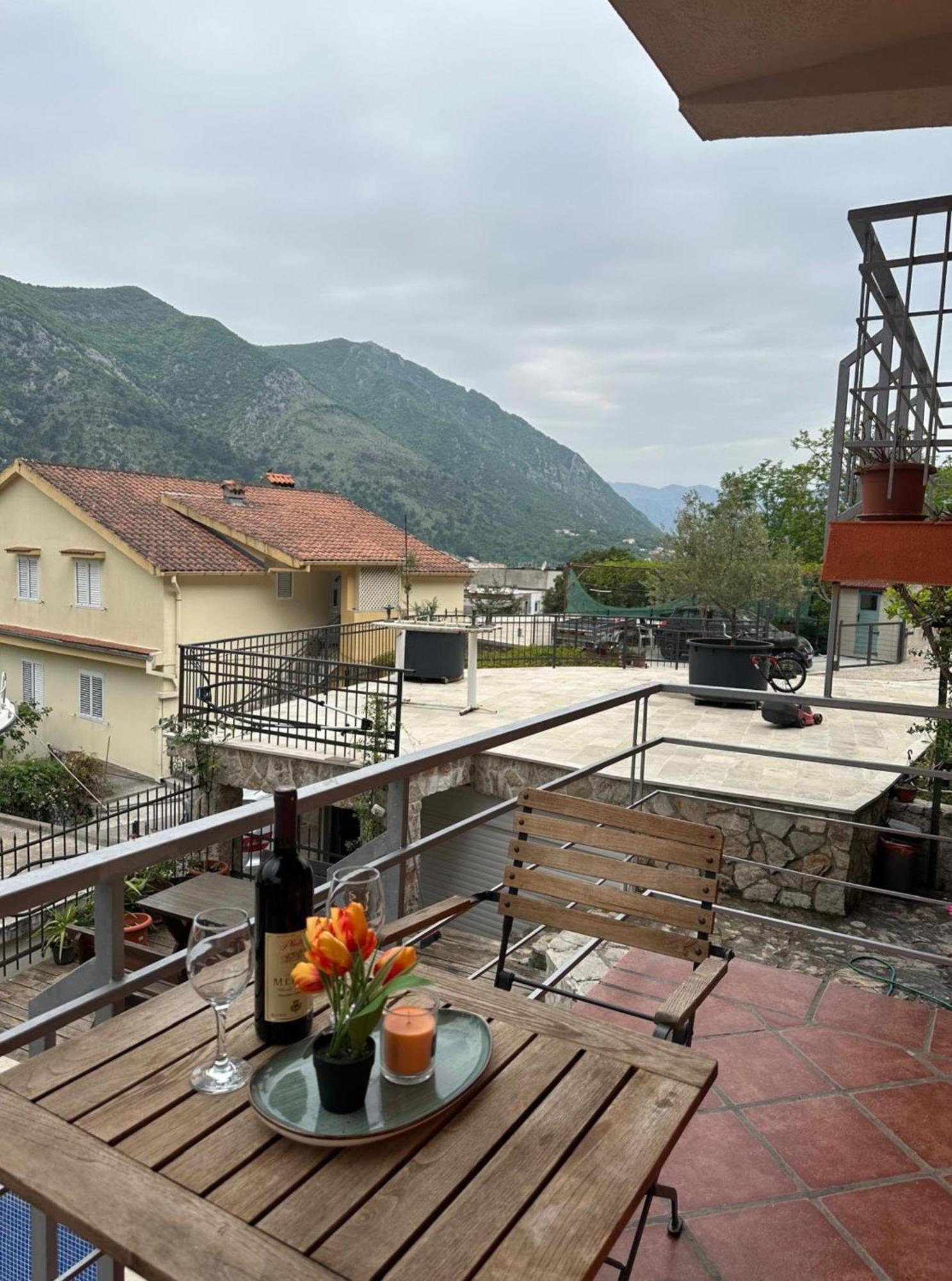Themis Apart Hotel Kotor Extérieur photo